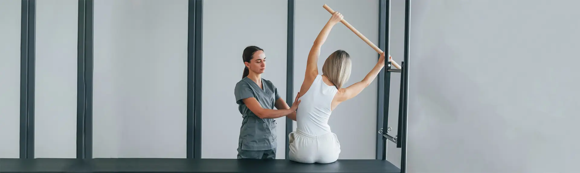 Cifoza: ce este, tipuri, manifestari, tratament